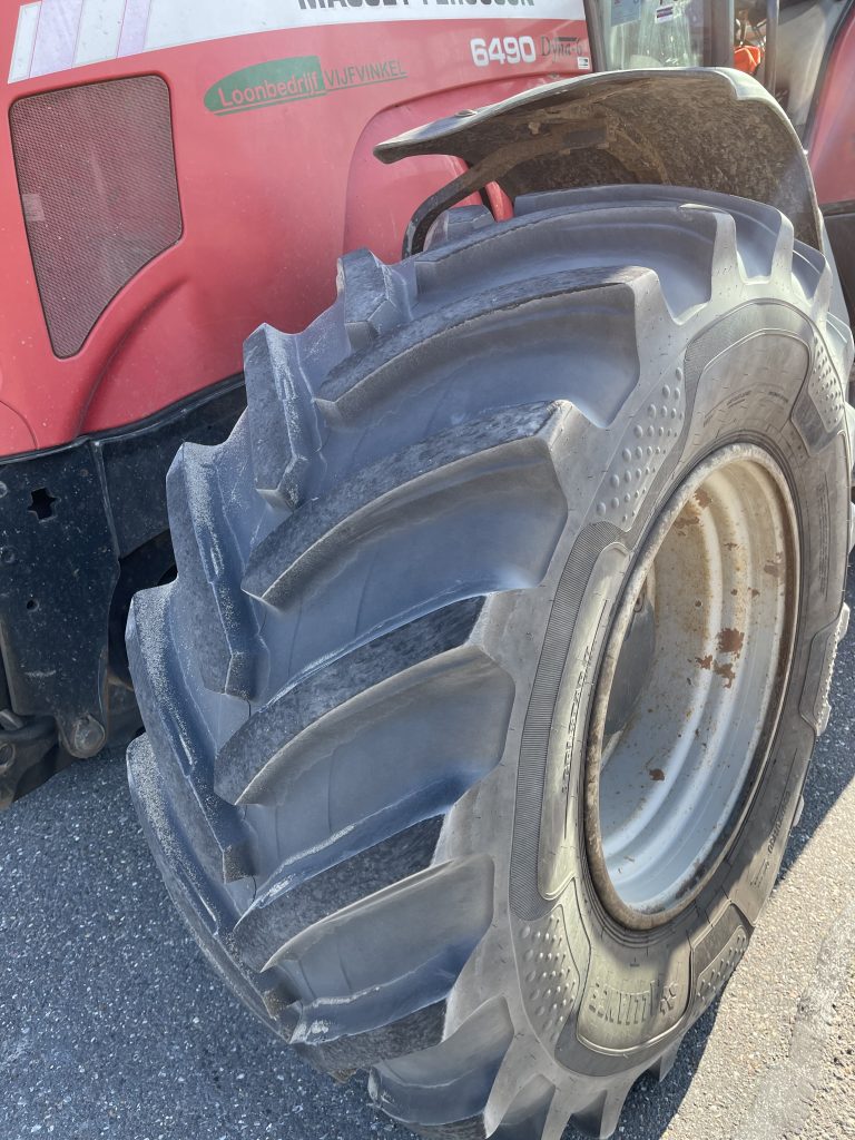 AGRI STAR II tire after almost 1,000 operating hours, including intensive usage on the roads